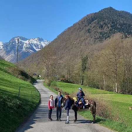Daire Tres Bien Situe, Belle Vue, Parking Prive Bagnères-de-Bigorre