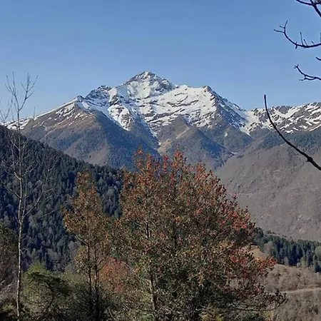 Daire Tres Bien Situe, Belle Vue, Parking Prive Bagnères-de-Bigorre
